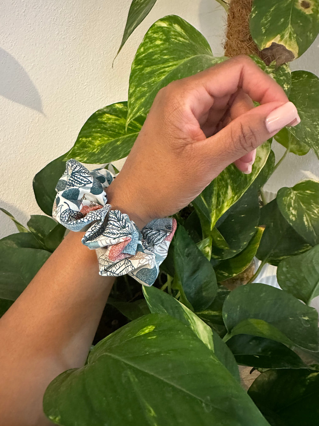 Handgemachte Scrunchies aus Baumwollstoff | Größen S M L Farben und Muster